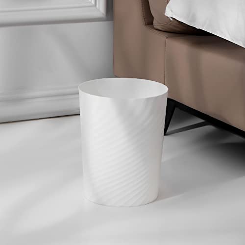UUJOLY Plastic Small Trash Can Wastebasket 18 Gallon White