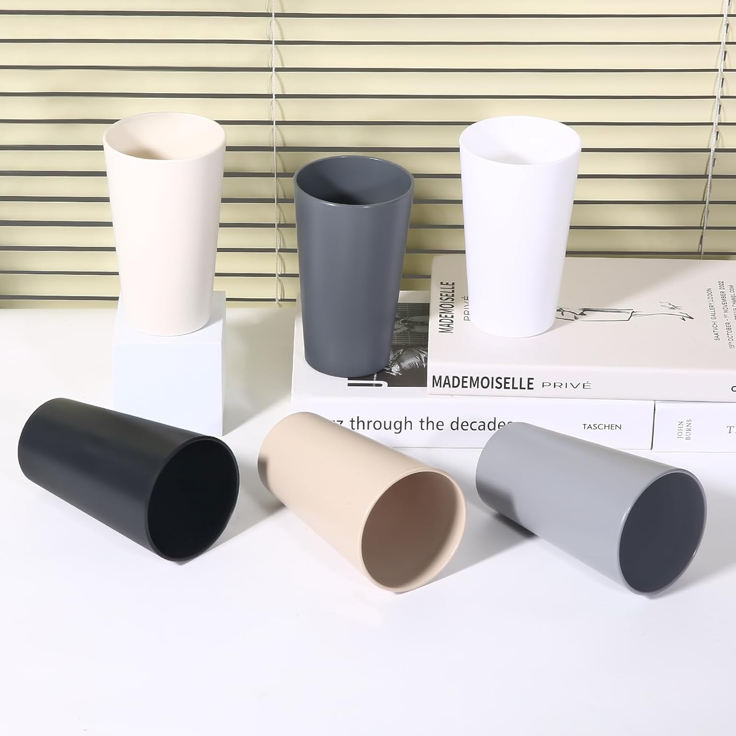 24 Pcs 20 Oz BPA-Free Plastic Cups Set