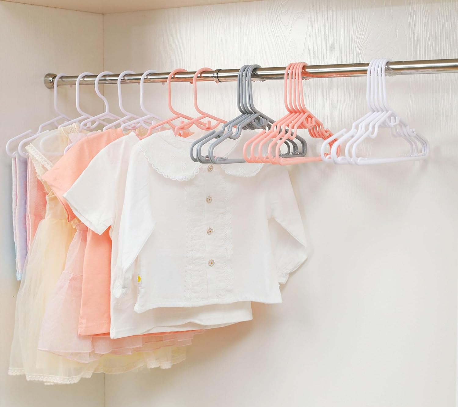 Stackable Kids Hangers 100 Pink Pieces Non-Slip Shoulder Grooves