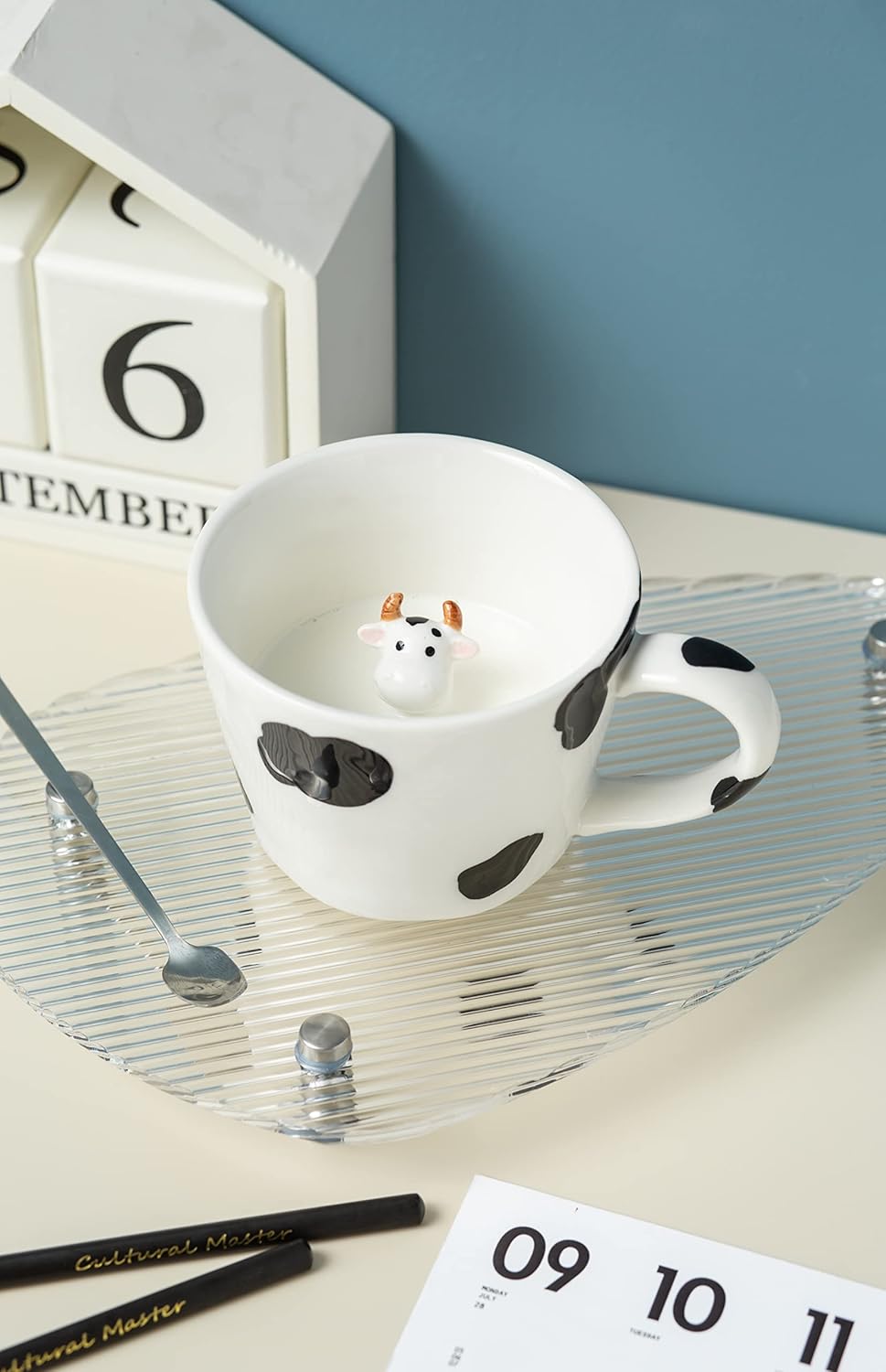 DIHOclub 3D Cow Ceramic Mug with Hidden Design