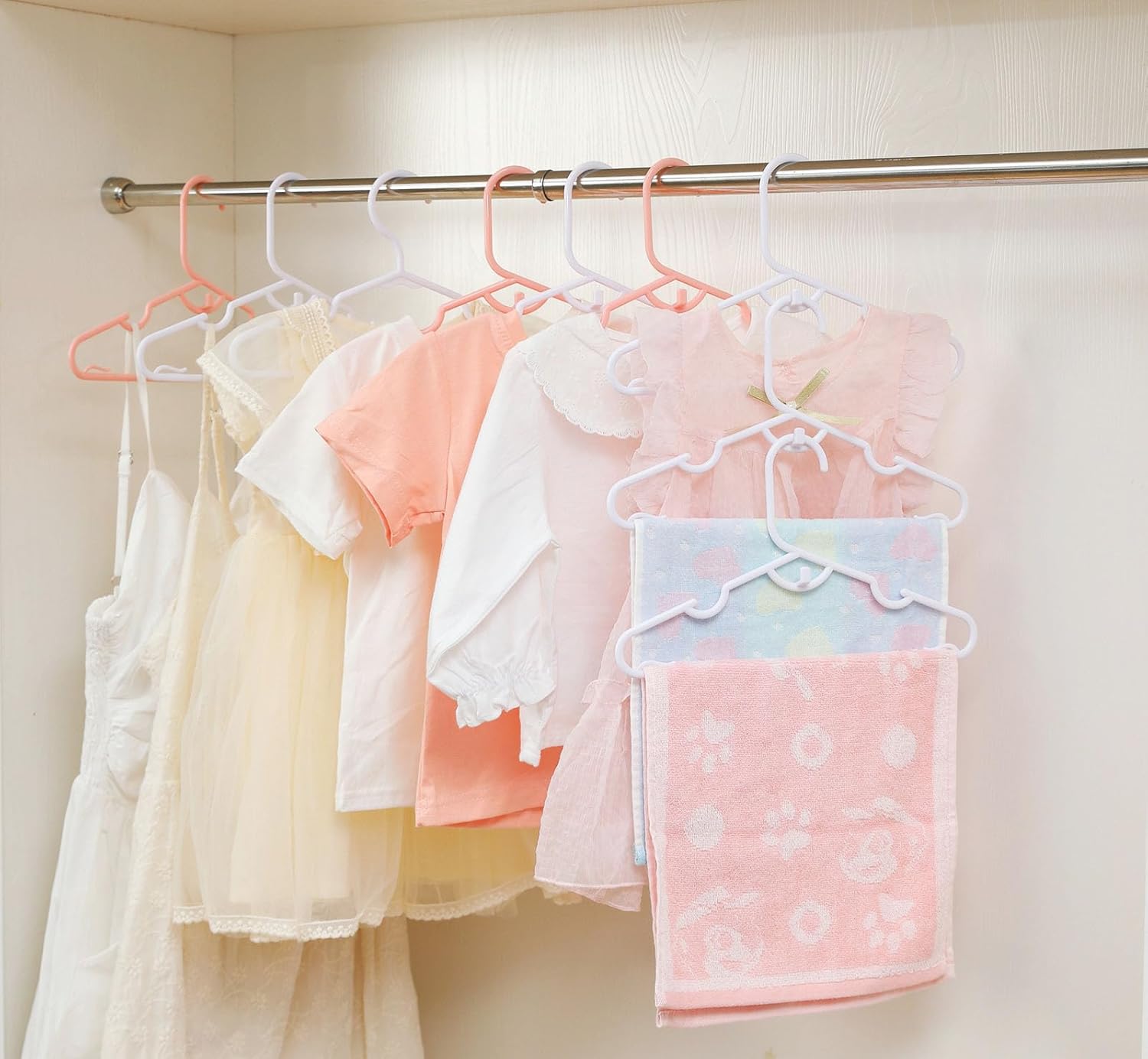 Stackable Kids Hangers 100 Pink Pieces Non-Slip Shoulder Grooves