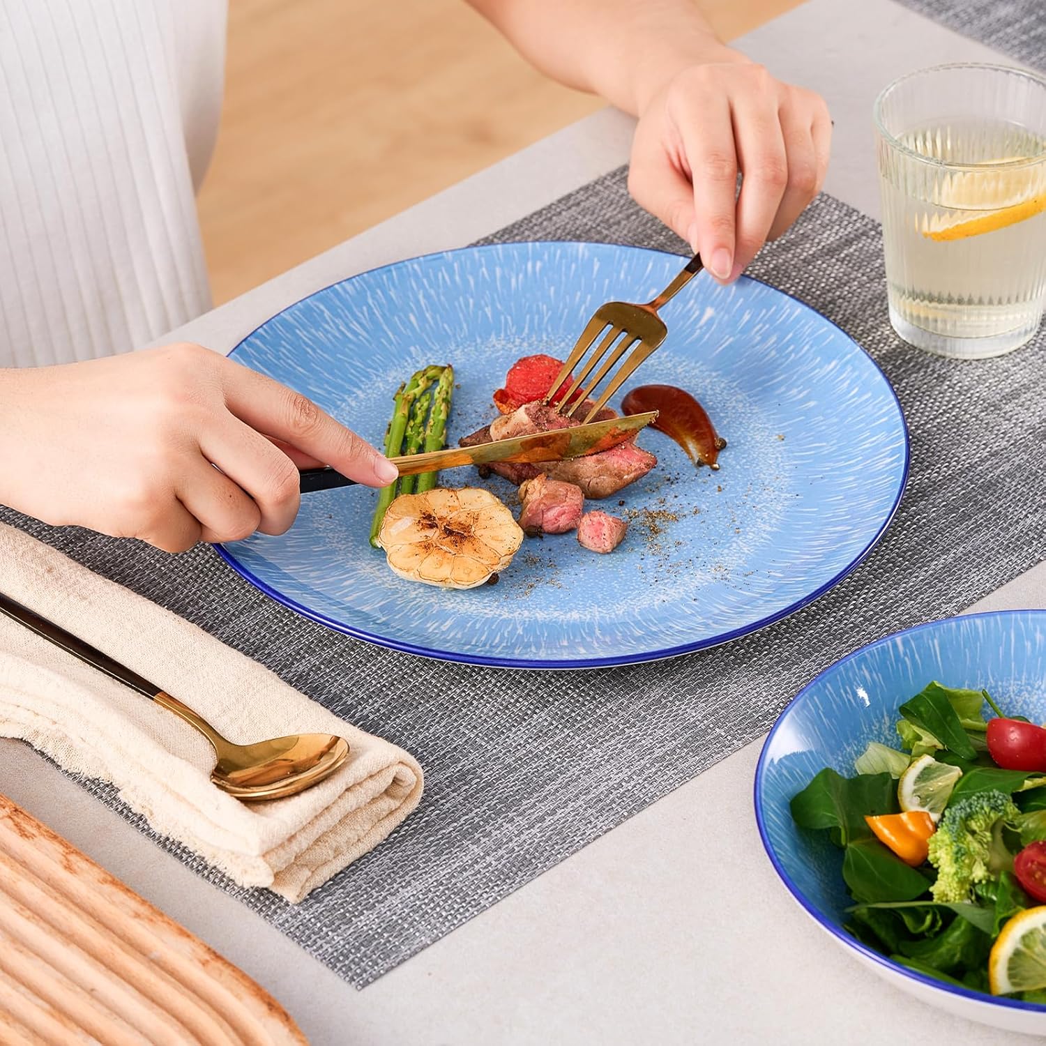 Bestone 12-Piece Porcelain Dinnerware Set for 4